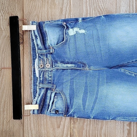 Kancan Size 3/25 Medium Wash Skinny Jeans - Picture 2 of 7